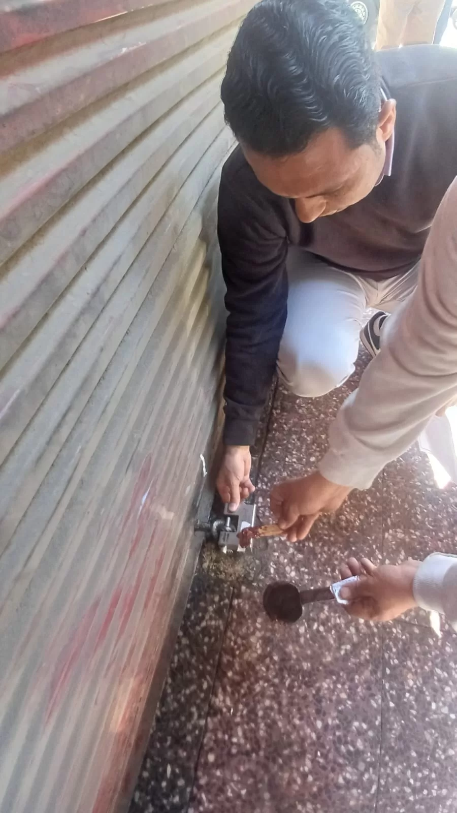 غلق وتشميع 8 محال وتوجيه 50 إنذارًا لمخالفين خلال حملة مكثفة بنجع حمادي 31 - جريدة المساء