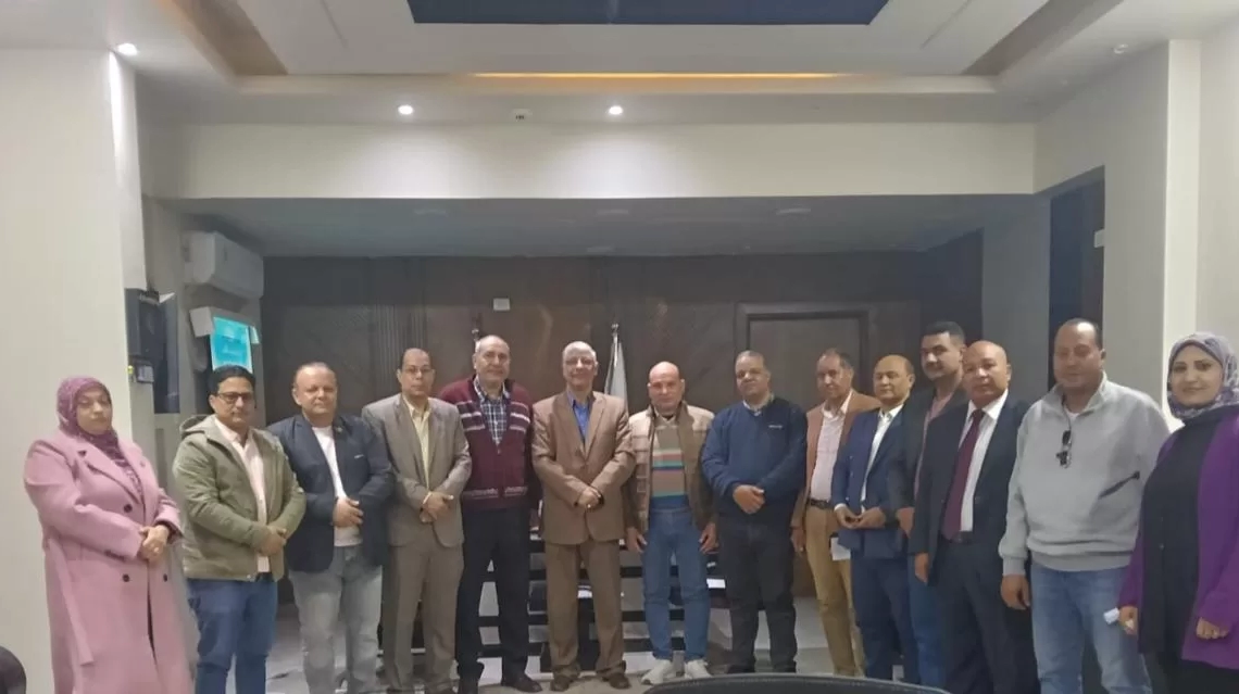 وكيل تعليم قنا يعقد اجتماعًا مع مسؤولي العلاقات العامة بالإدارات التعليمية 45 - جريدة المساء