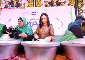 وزيرة التضامن تطلع على خدمات وحدة إطعام الحاجة عزيزة لجمعية "أحباب الكريم" بـ" إمبابة" 29 - جريدة المساء