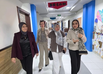 وكيل تعليم الشروق تتفقد مدرسة «إيست لاند الدولية» لمتابعة انتظام الدراسة 25 - جريدة المساء