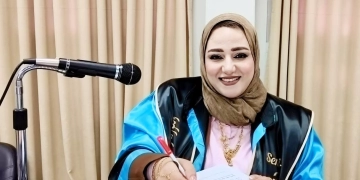 استخدام تطبيقات الهواتف الذكية.. دكتوراه رانده عبدالغني 1 - جريدة المساء