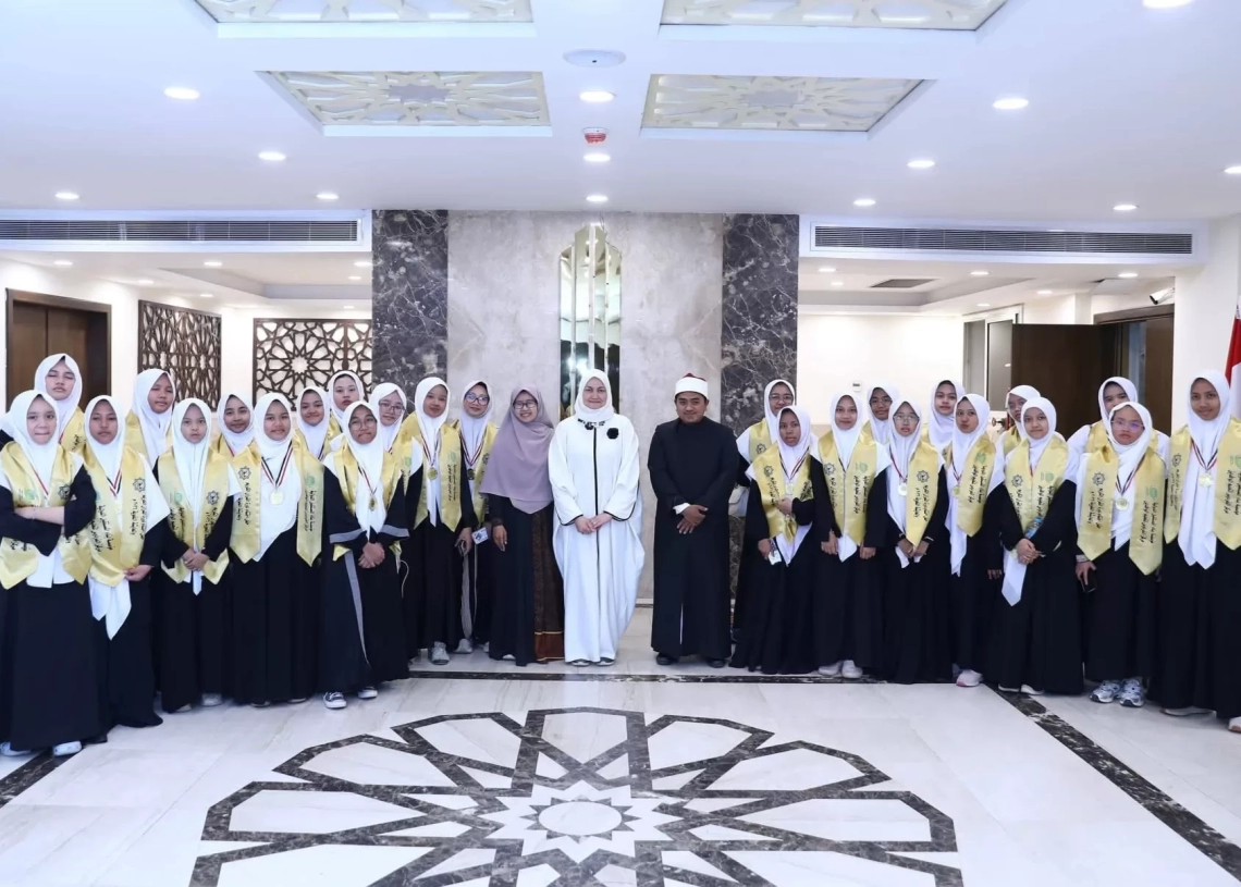 الأزهر يكرم طلاب معهد الشفاء الإسلامي بإندونيسيا 17 - جريدة المساء