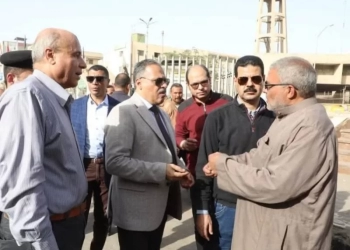 محافظ الشرقية يقود حملة مكبرة لرفع الإشغالات ببلبيس 31 - جريدة المساء