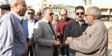 محافظ الشرقية يقود حملة مكبرة لرفع الإشغالات ببلبيس 1 - جريدة المساء