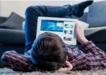 في يومه العالمي.. كيف يشرف أولياء الأمور علي استخدام أبنائهم للانترنت؟ 24 - جريدة المساء