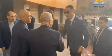 الدكتور أحمد الأنصاري محافظ الجيزة الجديد يصل ديوان عام المحافظة