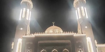 محافظ أسوان : تطوير شامل لمسجد الطابية وإعادة المشهد البصرى للمحيط العمرانى بالإضاءة المبهرة ليلاً 1 - جريدة المساء