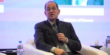 وزير المالية: أسئلة واهتمام الناس بتحسين مؤشرات المديونية محل تقدير 1 - جريدة المساء