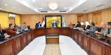 محافظ الفيوم يناقش آليات استمرارية إعادة التوازن البيئي لبحيرة قارون 9 - جريدة المساء