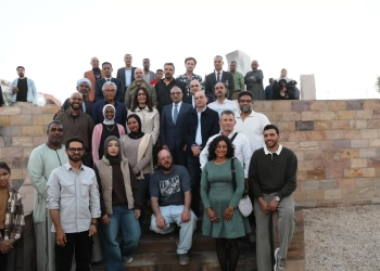 السكرتير العام المساعد باسوان يشارك وزيرة الثقافة فى الحفل الختامى لمهرجان سمبوزيوم أسوان الدولى لفن النحت 25 - جريدة المساء