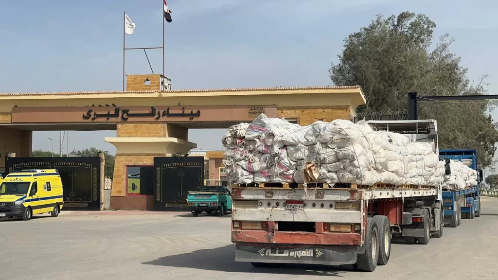 دخول أكثر من 7 آلاف طن من المساعدات الإنسانية للمتضررين فى القطاع 30 - جريدة المساء