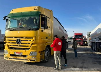 الهلال الأحمر المصرى يقدم زاد 136 لأهل غزة