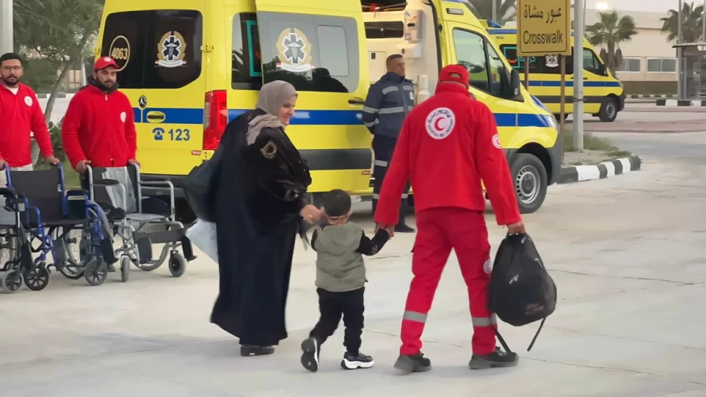 الهلال الأحمر يستقبل الدفعة الـ 11 من الأشقاء الفلسطينيين 20 - جريدة المساء