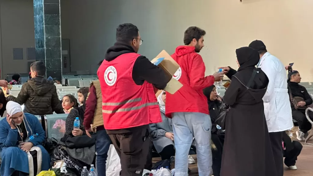 مصر تمد يد العون التي ترافق جرحى فلسطين من المعبر إلى الشفاء 35 - جريدة المساء