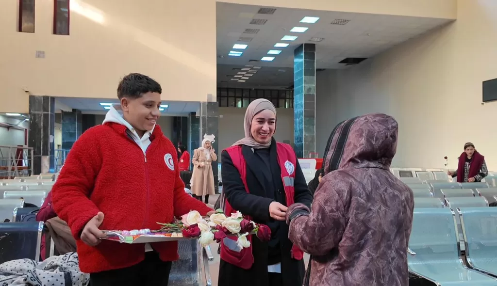 الهلال الأحمر يواصل خدماته الإنسانية في استقبال وتوديع الأشقاء 20 - جريدة المساء الهلال الأحمر يواصل خدماته الإنسانية في استقبال وتوديع الأشقاء 19 - جريدة المساء