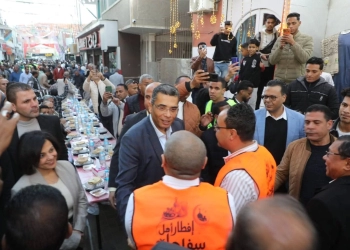 سفاجا تحتفي بمحافظ البحر الأحمر في أكبر إفطار جماعي في أول زيارة له 22 - جريدة المساء سفاجا تحتفي بمحافظ البحر الأحمر في أكبر إفطار جماعي في أول زيارة له 21 - جريدة المساء