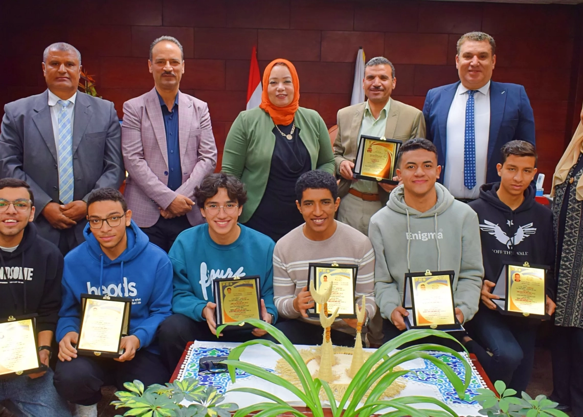 "تعليم جنوب سيناء" يكرّم أوائل الثانوية للفوز بالمركز الخامس على مستوى الجمهورية 27 - جريدة المساء