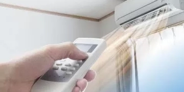 تنظيف المكيف بالريموت