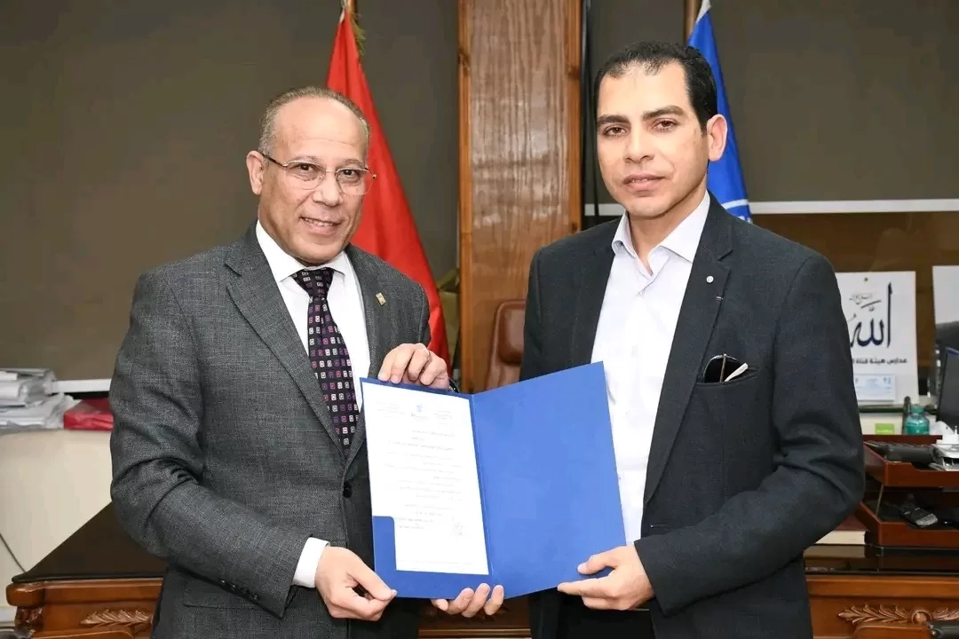 د.أحمد شحاتة مستشارا للنشاط العلمي بجامعة القناة  19 - جريدة المساء