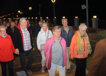 34 سائحًا يزورون ممشى كورنيش مدينة بني سويف خلال رحلتهم إلي أسوان 17 - جريدة المساء