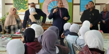 وكيل تعليم المنوفية يحاور طلاب بركة السبع حول نظام الثانوية العامة 29 - جريدة المساء