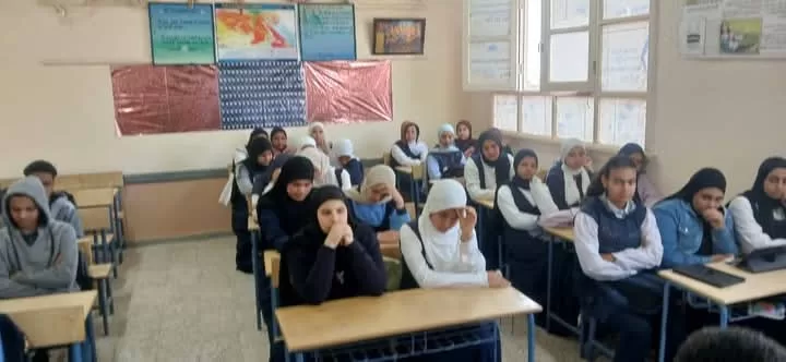 “صحتك تهمنا” ندوة بفصول الأوسط قمولا الثانوية بنقادة 75 - جريدة المساء