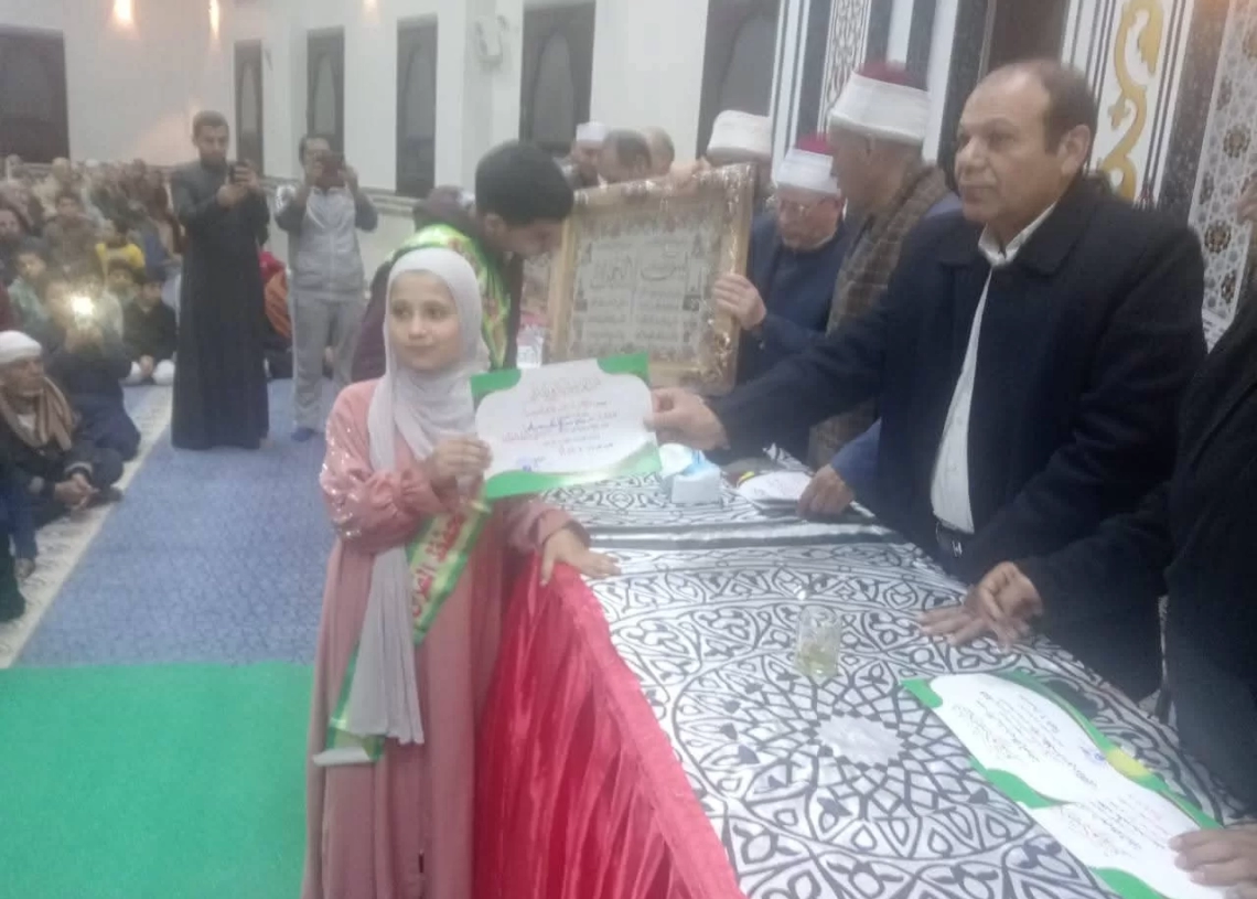 في ليلة قرآنية مبهجة.. مركز شباب القراموص يكرّم حفظة كتاب الله بحضور النائب عبد الله لاشين 17 - جريدة المساء في ليلة قرآنية مبهجة.. مركز شباب القراموص يكرّم حفظة كتاب الله بحضور النائب عبد الله لاشين 16 - جريدة المساء