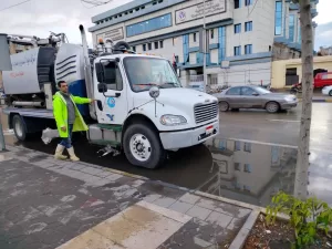 نائب محافظ الجيزة تتابع ميدانيًا شفط مياه الأمطار بالعجوزة وإمبابة 34 - جريدة المساء نائب محافظ الجيزة تتابع ميدانيًا شفط مياه الأمطار بالعجوزة وإمبابة 33 - جريدة المساء