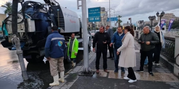 نائب محافظ الجيزة تتابع ميدانيًا شفط مياه الأمطار بالعجوزة وإمبابة 1 - جريدة المساء