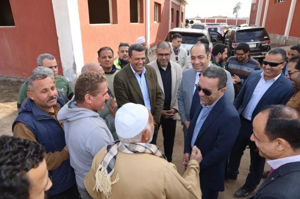 "الغريب" يتفقد محطة معالجة بهناى وصرف سمان بالباجور 37 - جريدة المساء