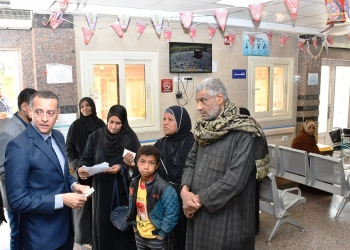 محافظ أسوان يفاجئ وحدة طب أسرة الجوزيرة لمتابعة إنتظام العمل 34 - جريدة المساء