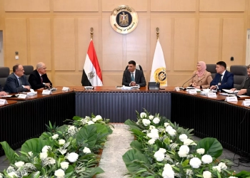 وزير الصناعة يعقد أول اجتماع مع اتحاد الصناعات والغرف الصناعية لبحث تحديات الصناعة المصرية وسبل حلها 25 - جريدة المساء