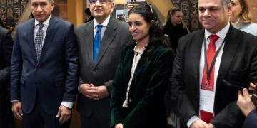 وزير السياحة يستقبل كبار الزوار للجناح المصرى فى بورصة برلين.. وعمدة العاصمة الالمانية يطلب زيارة المتحف الكبير 1 - جريدة المساء