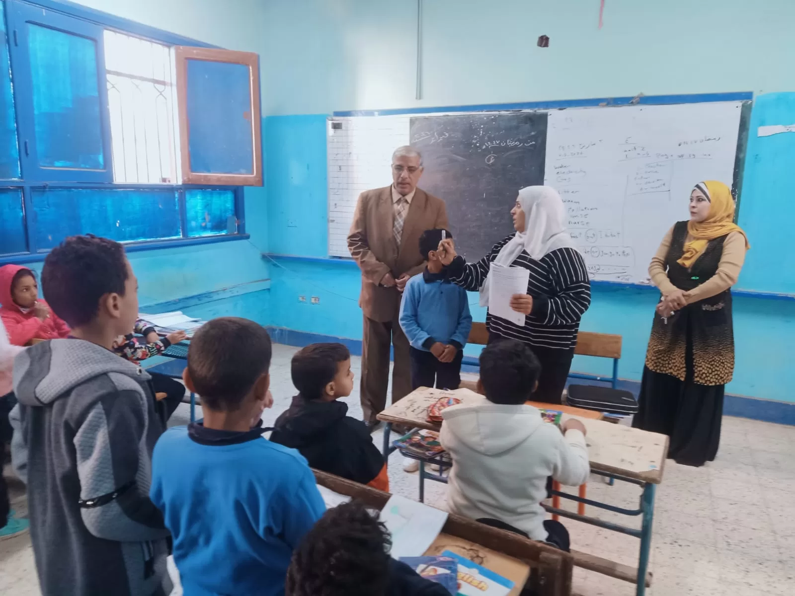 جولة مفاجئة لوكيل تعليم قنا لمتابعة انتظام الدراسة 184 - جريدة المساء