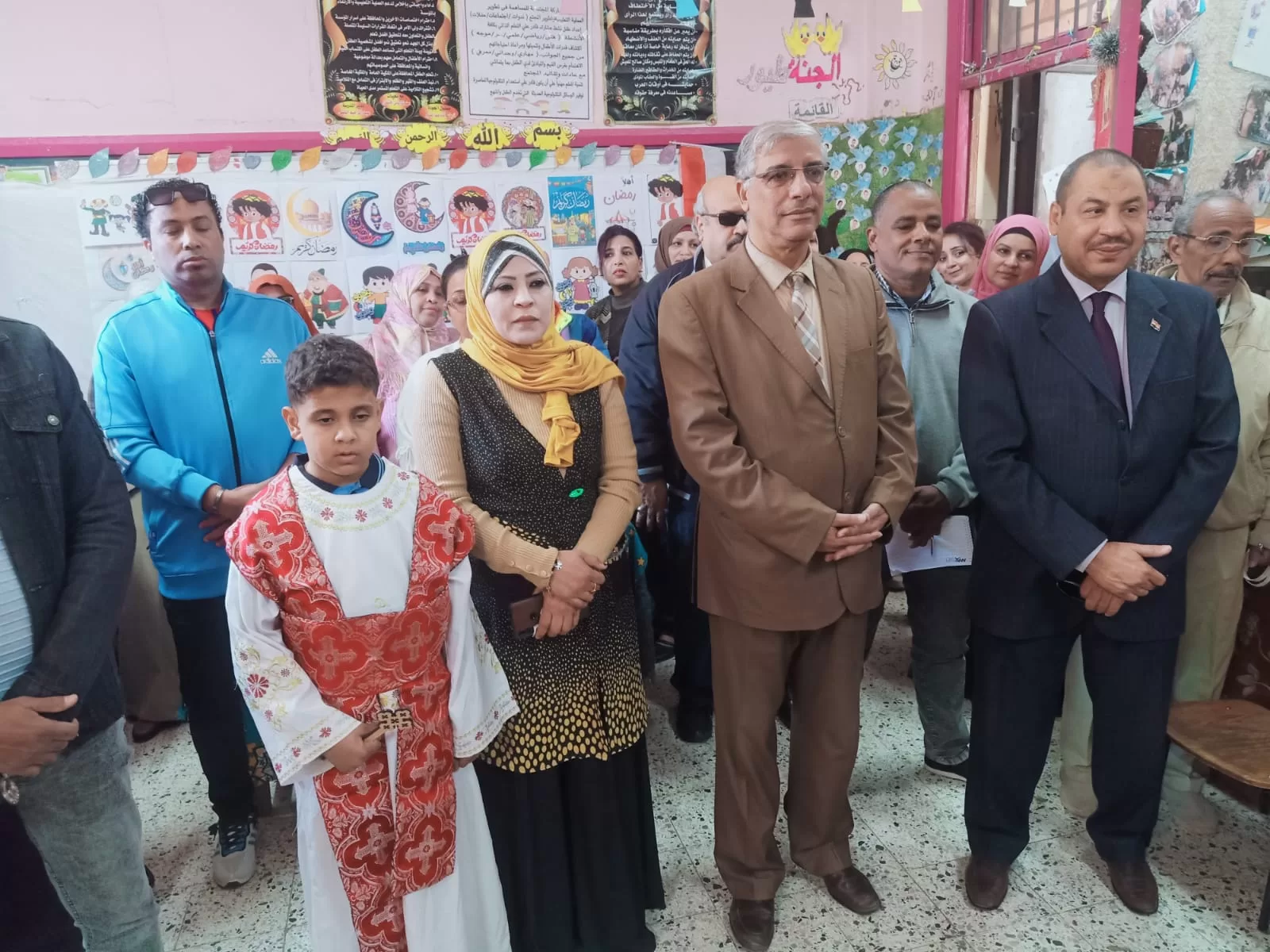 جولة مفاجئة لوكيل تعليم قنا لمتابعة انتظام الدراسة 176 - جريدة المساء