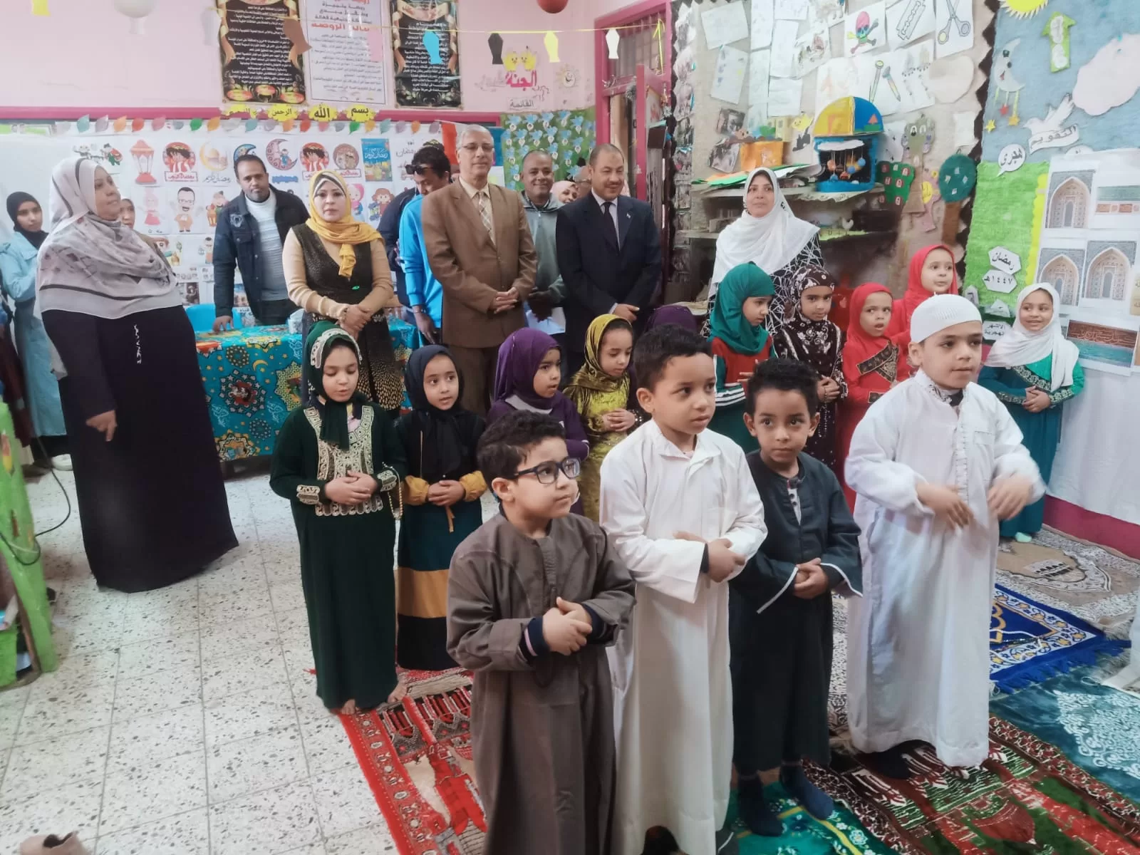 جولة مفاجئة لوكيل تعليم قنا لمتابعة انتظام الدراسة 174 - جريدة المساء