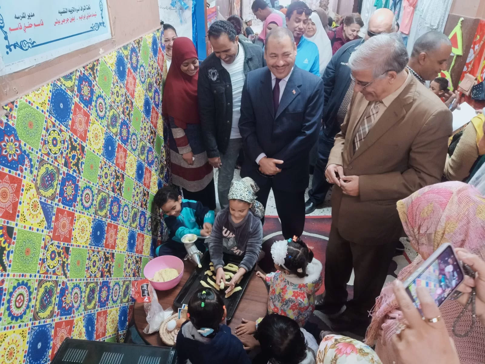 جولة مفاجئة لوكيل تعليم قنا لمتابعة انتظام الدراسة 170 - جريدة المساء