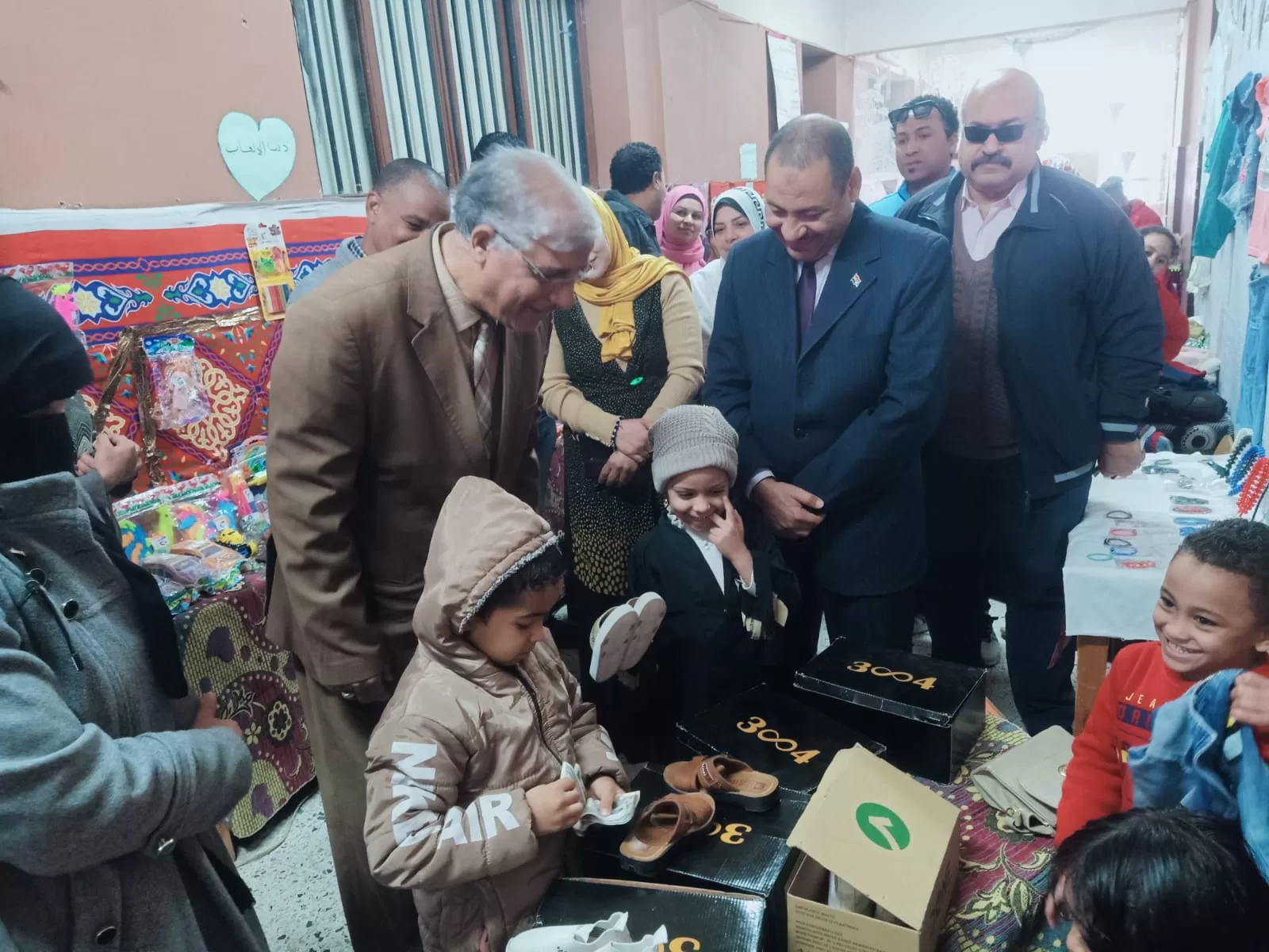 جولة مفاجئة لوكيل تعليم قنا لمتابعة انتظام الدراسة 166 - جريدة المساء