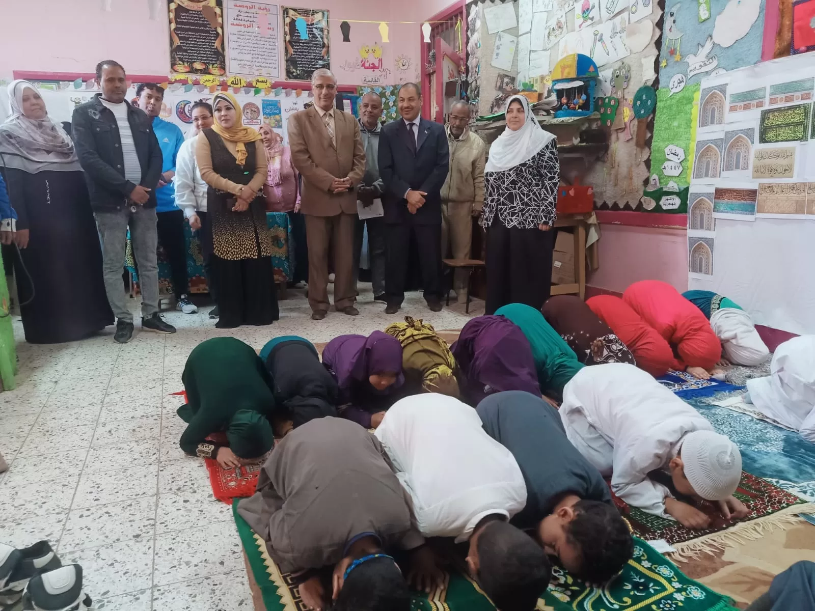 جولة مفاجئة لوكيل تعليم قنا لمتابعة انتظام الدراسة 172 - جريدة المساء