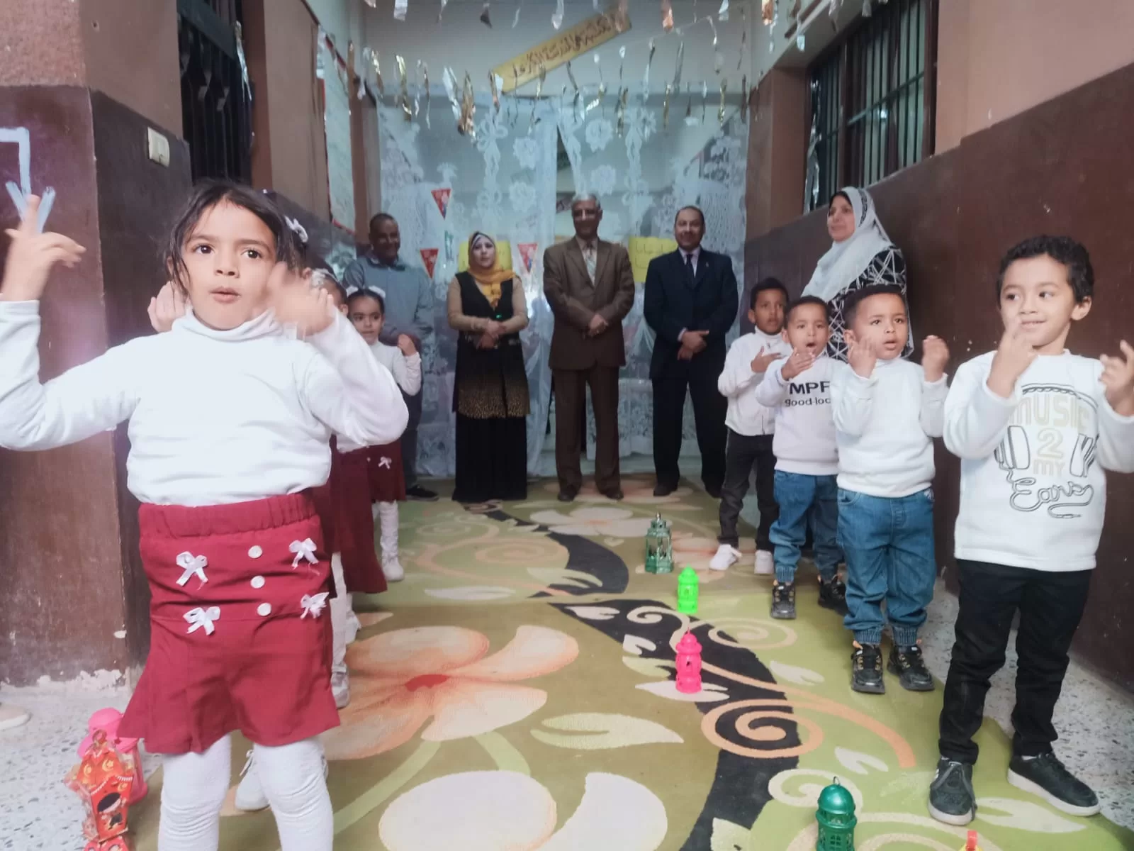 جولة مفاجئة لوكيل تعليم قنا لمتابعة انتظام الدراسة 152 - جريدة المساء