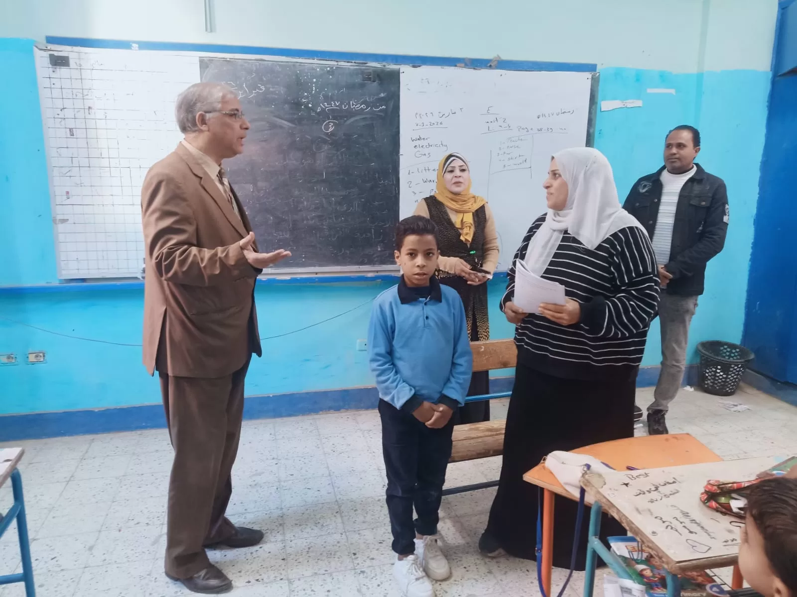 جولة مفاجئة لوكيل تعليم قنا لمتابعة انتظام الدراسة 142 - جريدة المساء