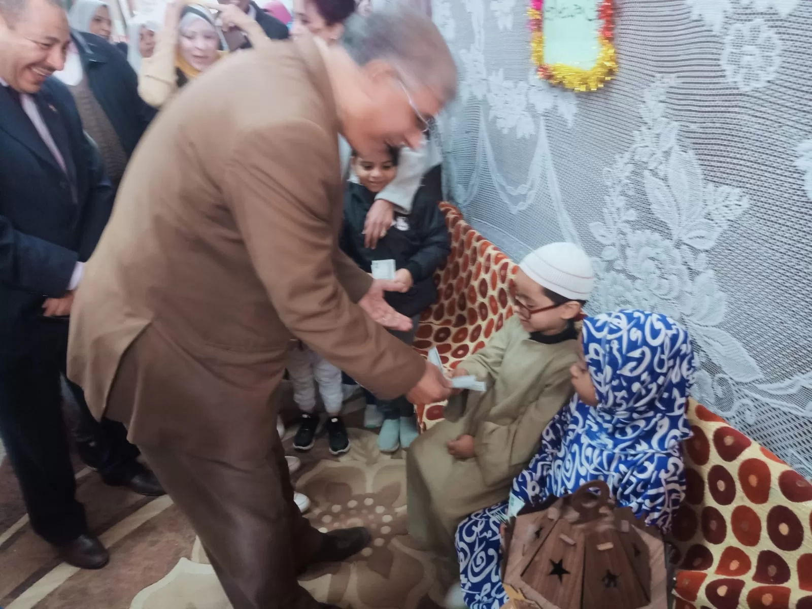 جولة مفاجئة لوكيل تعليم قنا لمتابعة انتظام الدراسة 168 - جريدة المساء