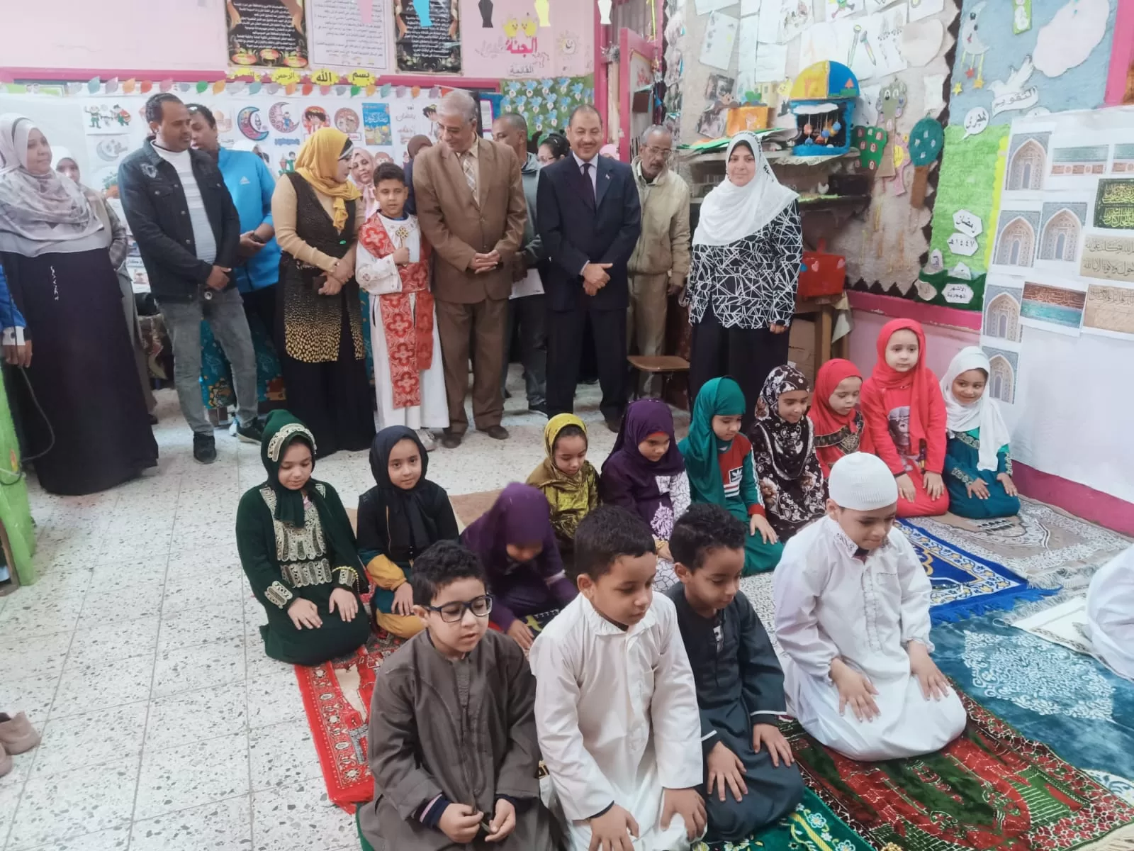 جولة مفاجئة لوكيل تعليم قنا لمتابعة انتظام الدراسة 136 - جريدة المساء