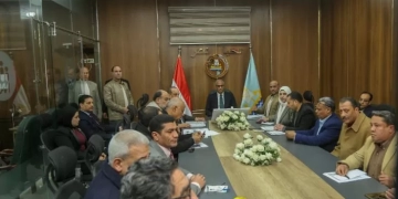 محافظ كفرالشيخ  في اجتماع «اللجنة العليا لاسترداد أراضي الدولة»2954 طلب تقنين و1555 عقدًا تم تسليمهم 1 - جريدة المساء