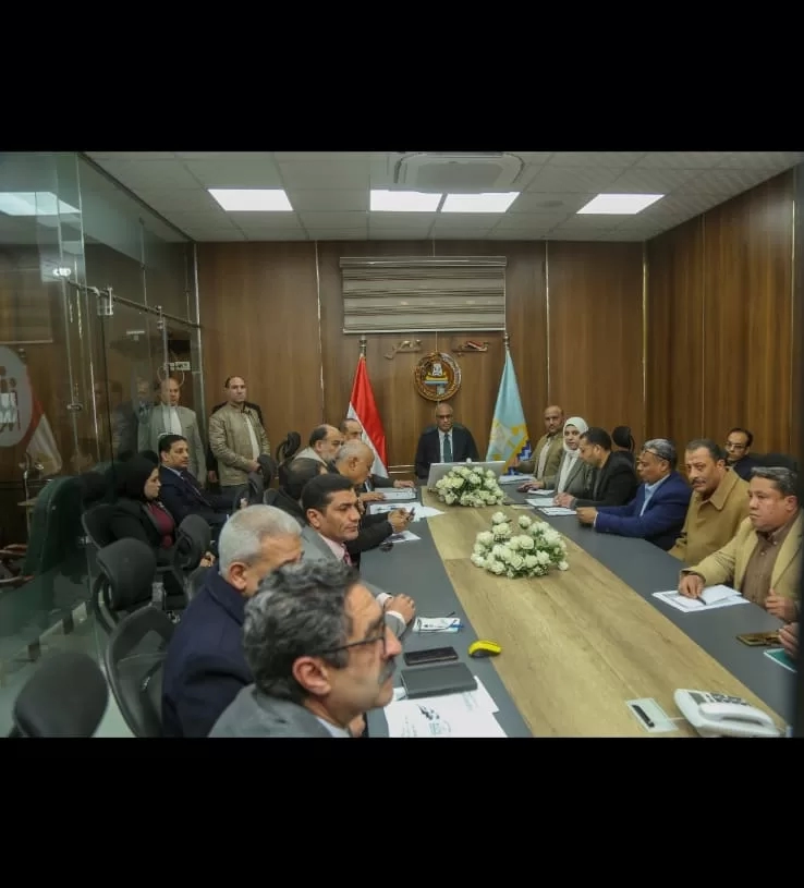 محافظ كفرالشيخ  في اجتماع «اللجنة العليا لاسترداد أراضي الدولة»2954 طلب تقنين و1555 عقدًا تم تسليمهم 19 - جريدة المساء