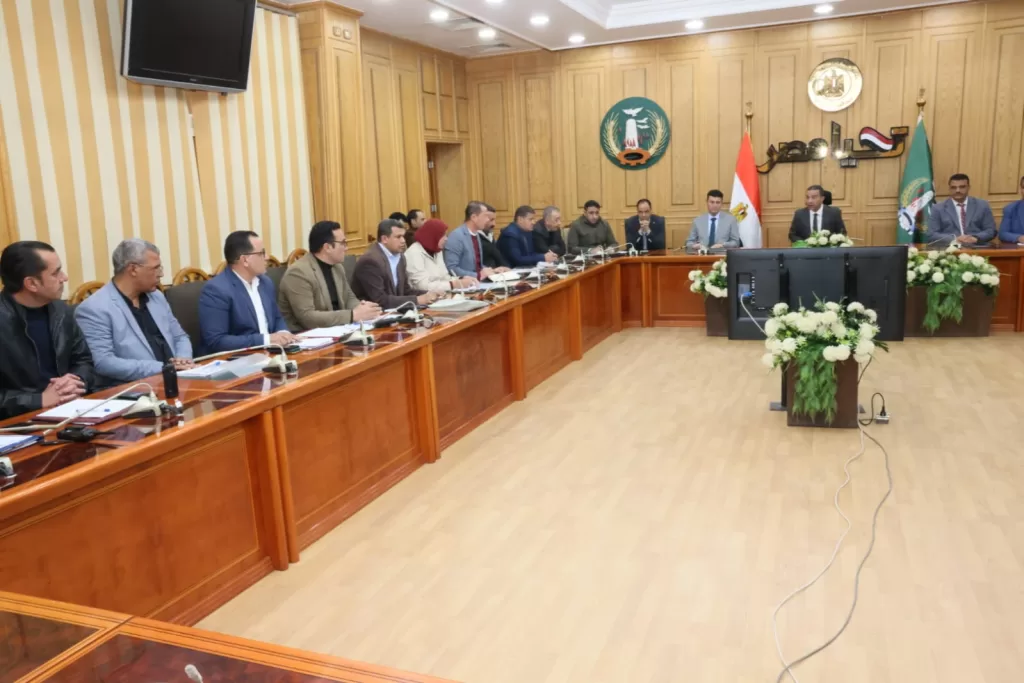 محافظ المنوفية لمدير التموين : " أشد إجراء قانوني ضد أي تاجر يحجز سلعة " 33 - جريدة المساء