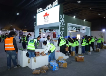 المعهد الكندي العالي لتكنولوجيا الإعلام يشارك صناع الخير في تعبئة كراتين رمضان 33 - جريدة المساء
