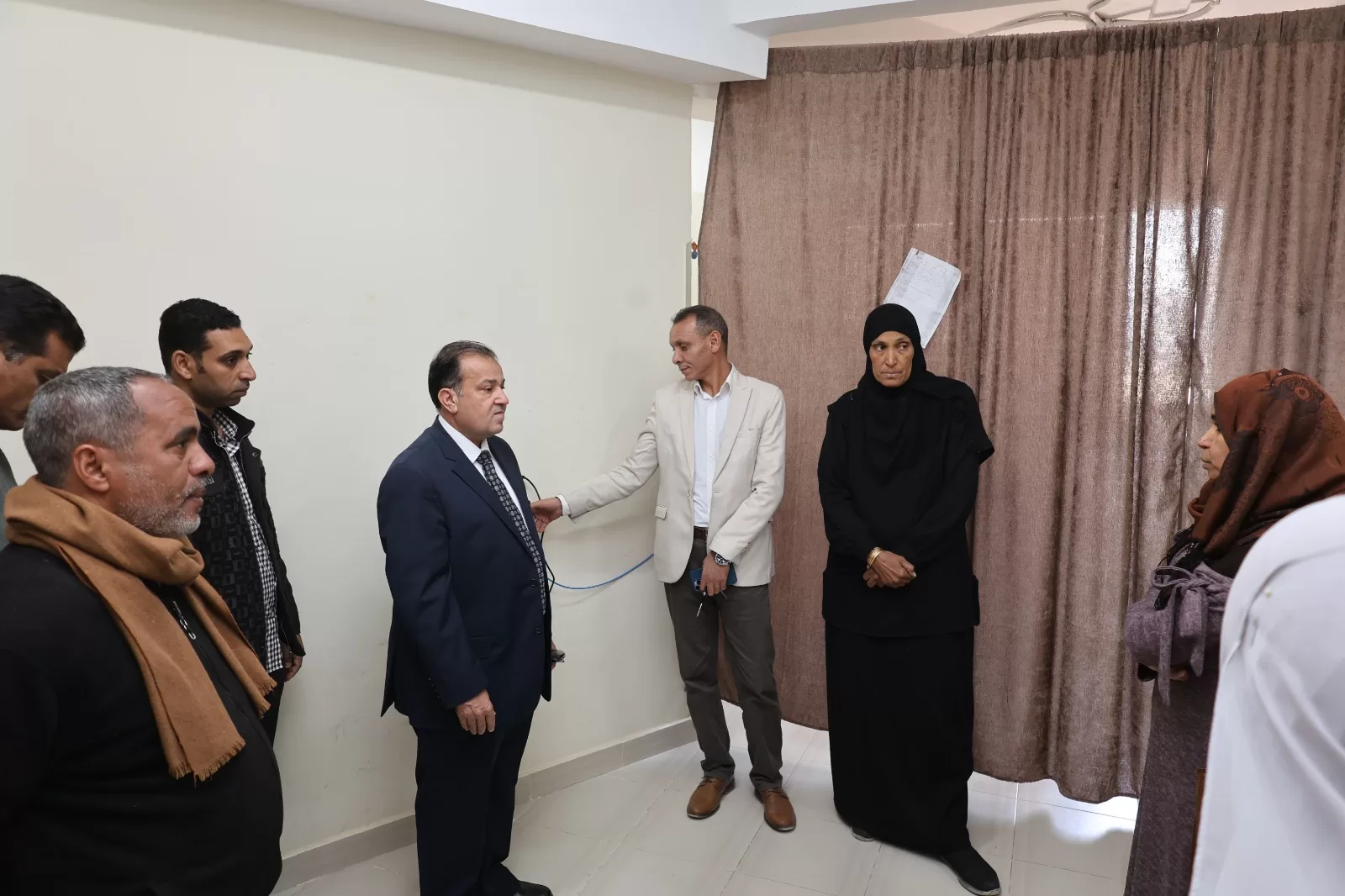 رئيس جامعة قنا يتفقد المدن الجامعية لمتابعة انتظام العمل بها 67 - جريدة المساء