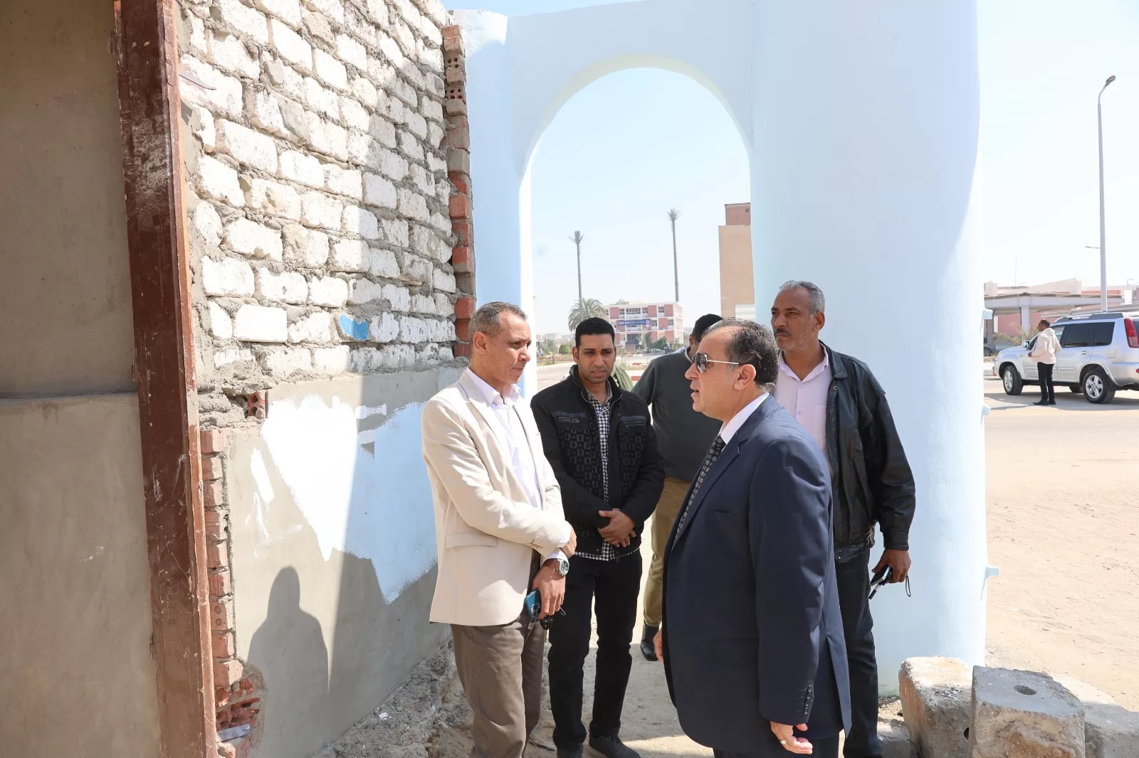 رئيس جامعة قنا يتفقد المدن الجامعية لمتابعة انتظام العمل بها 63 - جريدة المساء