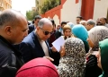 بين بيوت تلة.. محافظ المنيا يستمع لنبض الأهالي ويستجيب لمطالبهم 25 - جريدة المساء